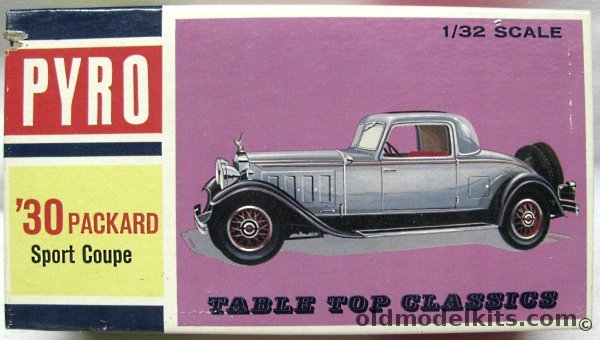 Pyro 1/32 1930 Packard Sport Coupe, C345-100 plastic model kit